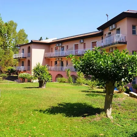 Residence Villa Giardini Giardini Naxos Daire *